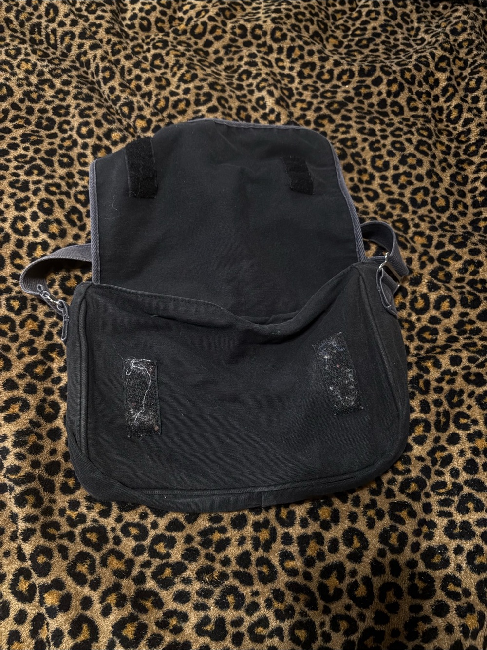 Black Canvas Messenger Bag - small - Picture 3 of 3